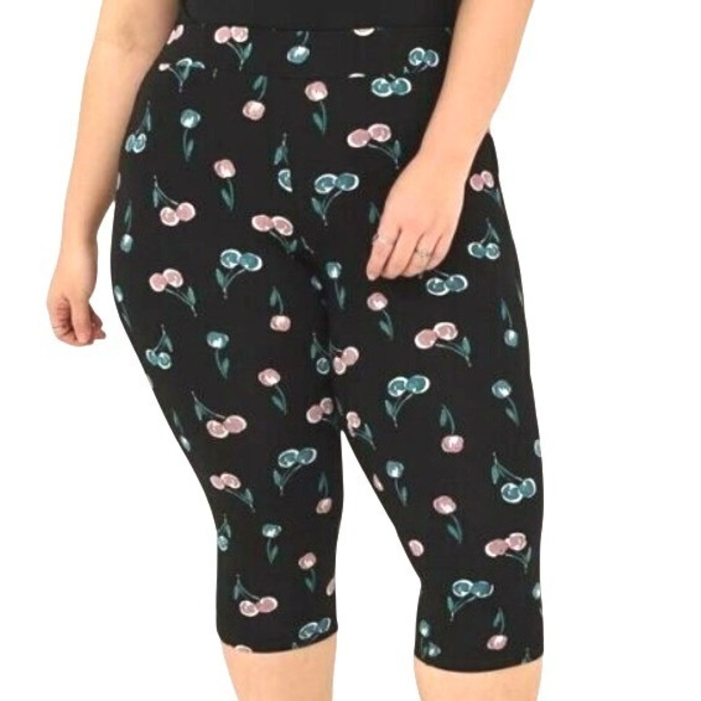 TORRID 2X‎ Black Pink Teal Cherry Pedal Pusher Signature Waist Liquid Leggings